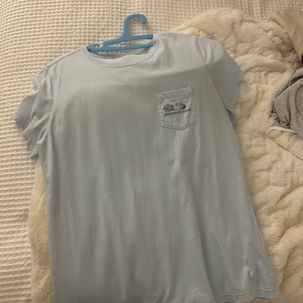 Women's vineyard vines shirt